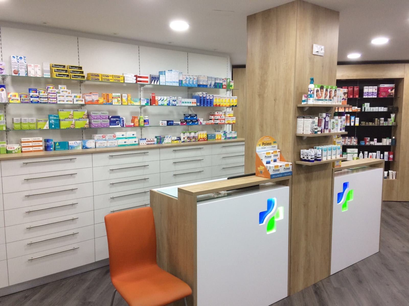 reforma de farmacia Granada
